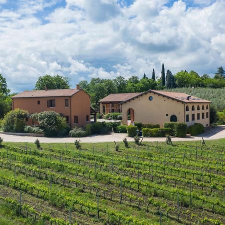 Отель Collina Dei Poeti Сантарканджело-ди-Романья Экстерьер фото